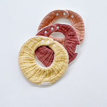 Load image into Gallery viewer, Fabelab Organic Cotton Ruffle Bib 3x (0-6m)

