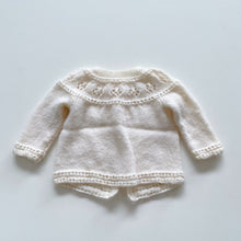 Load image into Gallery viewer, Handmade Lambswool Cardigan Cream *small flaw (3-6m)
