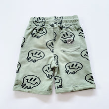 Load image into Gallery viewer, Band of Boys Green Shorts (7y)
