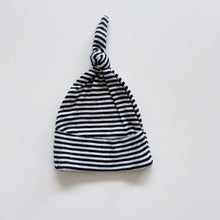 Load image into Gallery viewer, Nature Baby Organic B/W Stripe Hat (0-3m)
