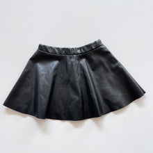 Load image into Gallery viewer, H&amp;M Faux Leather Black Skirt (4-5y)
