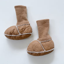 Load image into Gallery viewer, Sheepskin Booties Tan (3-6m)
