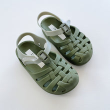 Load image into Gallery viewer, Green Ipanema Sandals (EU20-21)
