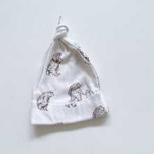 Load image into Gallery viewer, Nature Baby Organic Hat Bears (0-6m)
