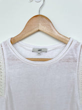 Load image into Gallery viewer, JAG. White Linen Lace Detailed Top (XS)
