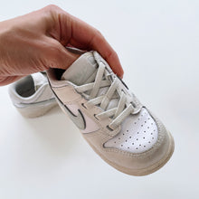 Load image into Gallery viewer, Nike Sneakers White/ Grey  (EU23.5, UK6.5, US7C)
