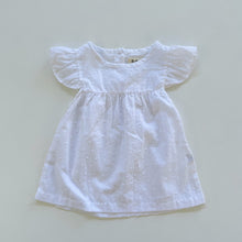 Load image into Gallery viewer, Little White Blouse NEW (6-12m)
