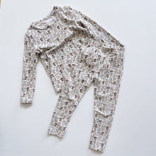 Load image into Gallery viewer, Jamie Kay Organic Avis PJ Long Sleeve Set Charlie's Backyard (5y)
