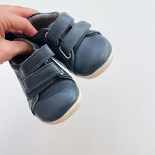 Load image into Gallery viewer, Bobux Step Up Leather Shoes Navy Velcro (EU20)
