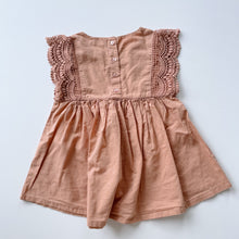 Load image into Gallery viewer, Jamie Kay Organic Tunic Top Peach/Frills (2y)
