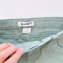 Load image into Gallery viewer, Breakers Shorts Green (7y)
