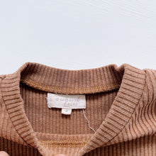 Load image into Gallery viewer, August Bear Ribbed Kindy Set Brown (2y)
