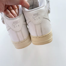 Load image into Gallery viewer, Nike Air Force 1 Mid &#39;07 White (EU37.5)
