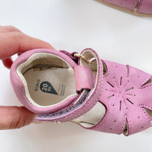 Load image into Gallery viewer, Bobux Step Up Leather Sandals Purple (EU20)
