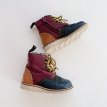 Load image into Gallery viewer, Young Soles Leather Boots (EU24)
