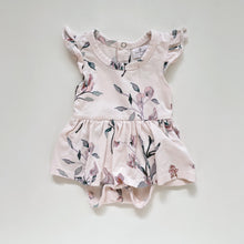 Load image into Gallery viewer, Burrow &amp; Be Organic Romper Lilac Floral (0-3m)
