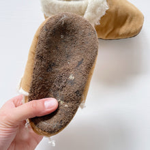 Load image into Gallery viewer, Mustard Handmade Slippers (15cm)
