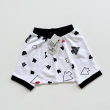 Load image into Gallery viewer, Loud Apparel Organic Cotton Harem Shorts B/W NEW (4y)
