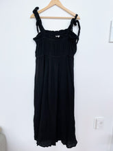 Load image into Gallery viewer, Lilou Maternity/ Breastfeeding Dress Black Muslin Cotton (S)
