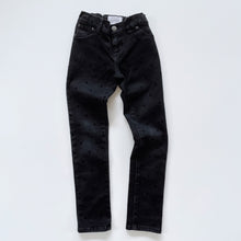 Load image into Gallery viewer, Country Road Skinny Jeans Black/Tiny Hearts (6y)
