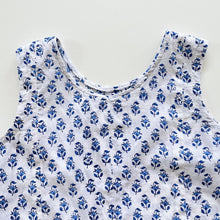 Load image into Gallery viewer, Handmade Cotton Dress w/ Delftware Floral Pattern (6y)

