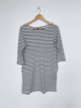 Load image into Gallery viewer, Uniqlo Navy Stripy Dress (10/M)
