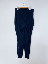 Load image into Gallery viewer, Lululemon High Rise Leggings Navy  (Lulu 6 = women S)
