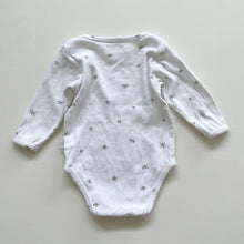 Load image into Gallery viewer, BABU Org L/S Bodysuit White/Stars (6-12m)
