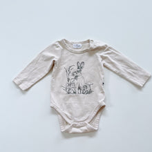 Load image into Gallery viewer, Burrow &amp; Be Organic Bodysuit Hare (3-6m)
