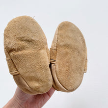 Load image into Gallery viewer, Handmade Leather Slippers Tan (EU22)
