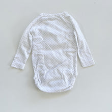 Load image into Gallery viewer, Newbie Organic L/S Bodysuit Stars (3-6m)
