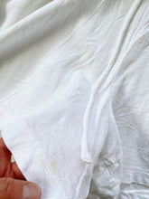 Load image into Gallery viewer, Lullaby Club Linen Blend Shorts White (S/M)
