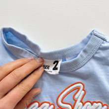 Load image into Gallery viewer, Cotton On x Bluey T-Shirt Blue Pizza Shop (2y)
