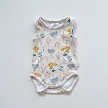 Load image into Gallery viewer, BABU Organic Singlet Bodysuit Flowers (3-6m)
