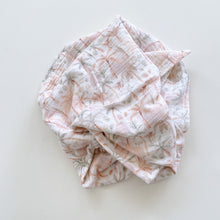 Load image into Gallery viewer, Snuggle Hunny Organic Muslin Wrap Blush Palm Trees (120cm x 120cm)
