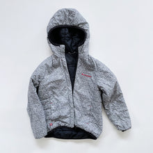 Load image into Gallery viewer, Macpac Reversible Spring Jacket Grey Speckled/ Black (4y)
