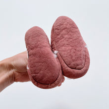 Load image into Gallery viewer, Nature Baby Lambskin Booties Pink (0-3m)
