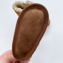 Load image into Gallery viewer, UGG Boots Tan (12-18m)
