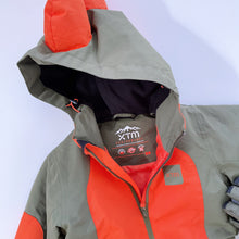 Load image into Gallery viewer, XTM Rugrats II Kids One Piece Snow Suit Green/Orange + Gloves (4y)
