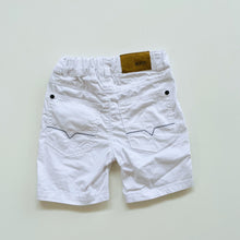 Load image into Gallery viewer, Hugo Boss Shorts White (1-2y)
