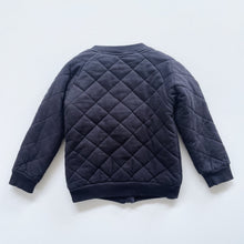 Load image into Gallery viewer, Minti Quilt Jacket Black (6y)
