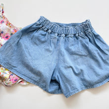 Load image into Gallery viewer, Zara Floral Top/ Denim Shorts Bundle 2x (6y)
