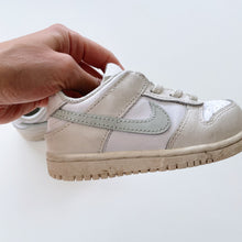 Load image into Gallery viewer, Nike Sneakers White/ Grey  (EU23.5, UK6.5, US7C)
