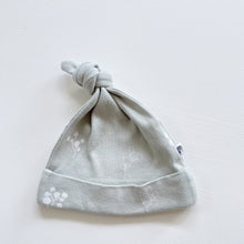 Load image into Gallery viewer, Burrow &amp; Be Organic Green Hat (0-3m)
