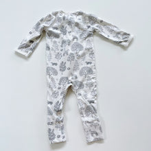 Load image into Gallery viewer, Wilson &amp; Frenchy Organic Onesie Woodland Friends (3-6m)
