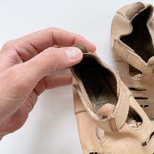 Load image into Gallery viewer, Bobux Soft Soles Tan Velcro Sandals (L/ EU20/ UK3.5/ US4.5)
