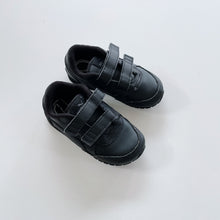 Load image into Gallery viewer, Puma Black Velcro Sneakers (EU24/ UK7/ US8c/ 15cm)
