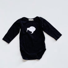 Load image into Gallery viewer, Mokopuna Merino B/W Bodysuit Kiwi (6-12m)
