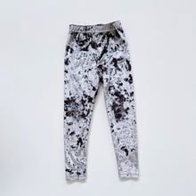 Load image into Gallery viewer, Little Trelise Fancy Leggings (2-3y)
