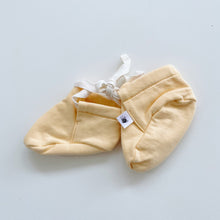 Load image into Gallery viewer, Dimples Organic Booties Yellow (6m/M)

